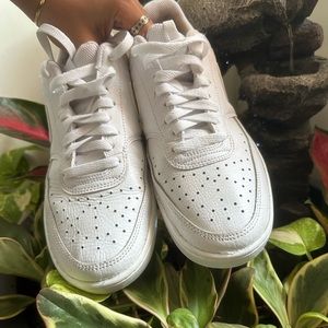 White nike 8woman